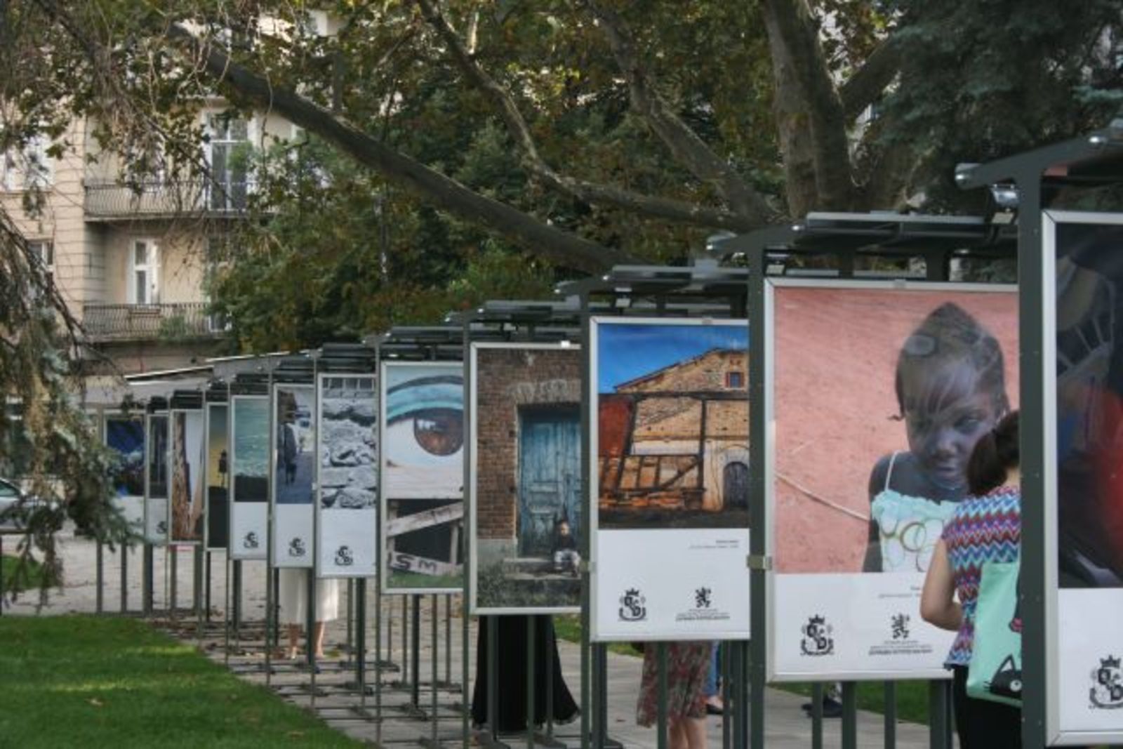 Фотографската изложба "Посоки" се удължава до 30 септември