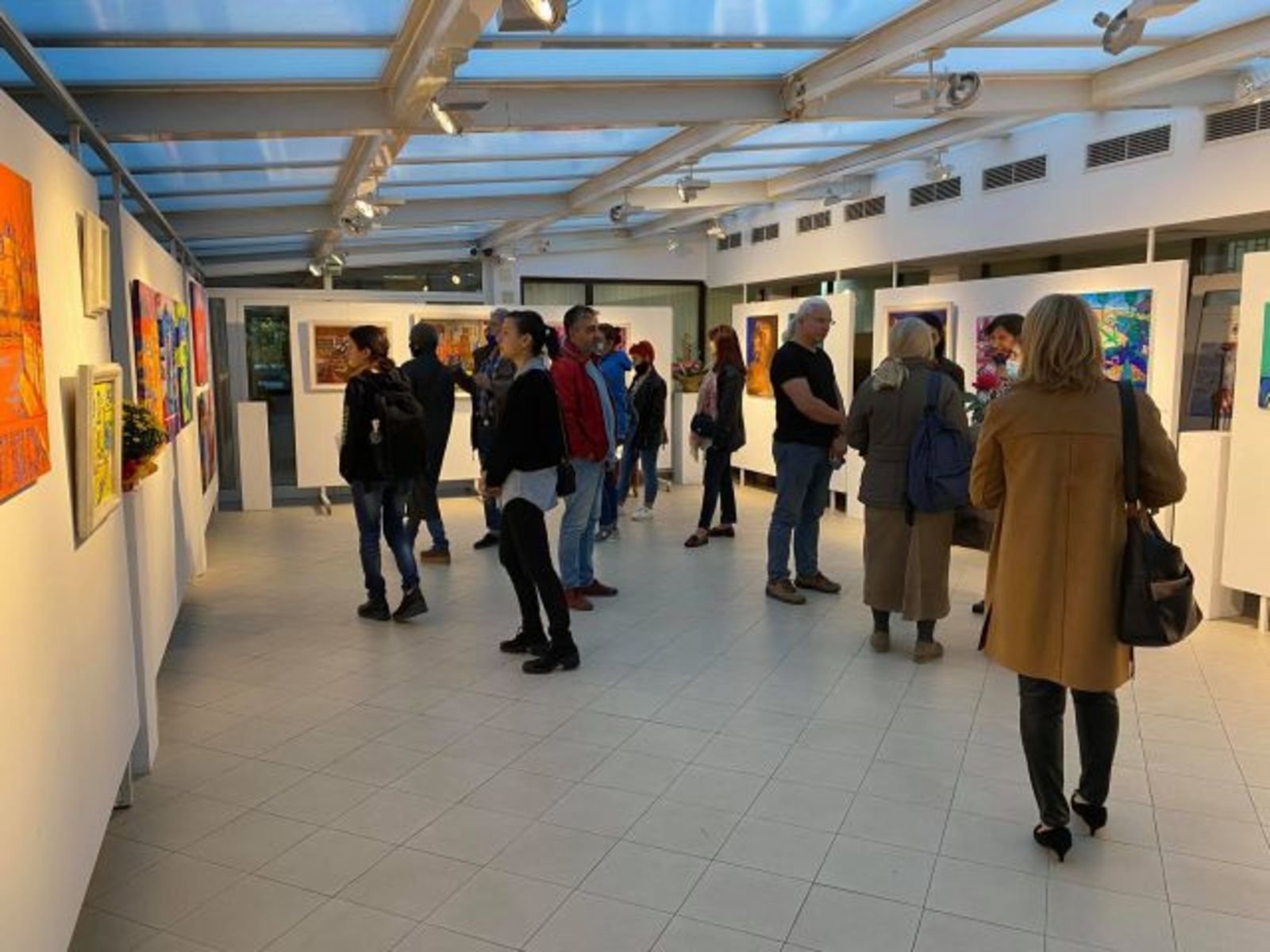 Поглед към спомените в живописната изложба на Мариета Конова 
