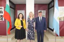  С ИЗЛОЖБА СЕ ОТБЕЛЯЗВАТ 90 ГОДИНИ  ПРИЯТЕЛСТВО МЕЖДУ  БЪЛГАРИЯ И АРЖЕНТИНА