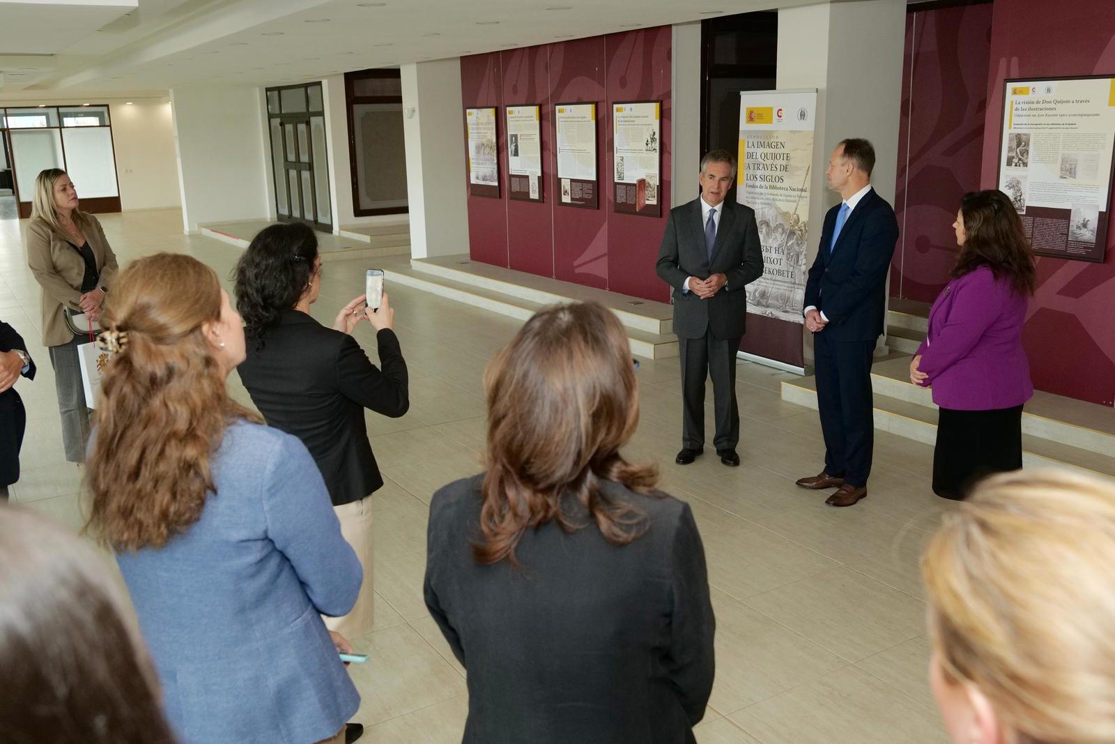 The Ambassador of Spain Closed the Exhibition 