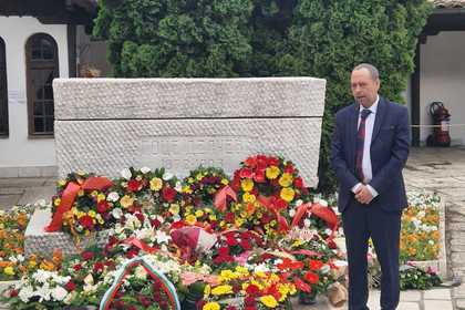 Посолството на Република България в Скопие почете паметта на революционера Гоце Делчев  