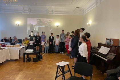 Генеральное консульство Республики Болгария в Санкт-Петербурге отметило день святых братьев Кирилла и Мефодия, болгарской письменности, образования и культуры и славянской письменности - 24 мая, а также завершение учебного года в Болгарское воскресенье. Школа "Закрила"
