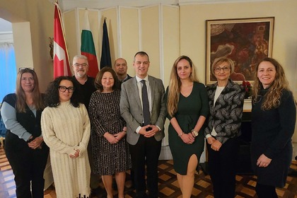 Среща на посланик Пламен Георгиев с Борда на директорите на Българското дружество от столичния район Отава-Гатино.  