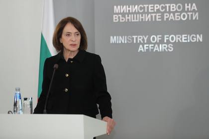 Министър Надежда Нейнски проведе телефонни разговори с външните министри на Израел, Кувейт, Йордания, Катар и Ливан 