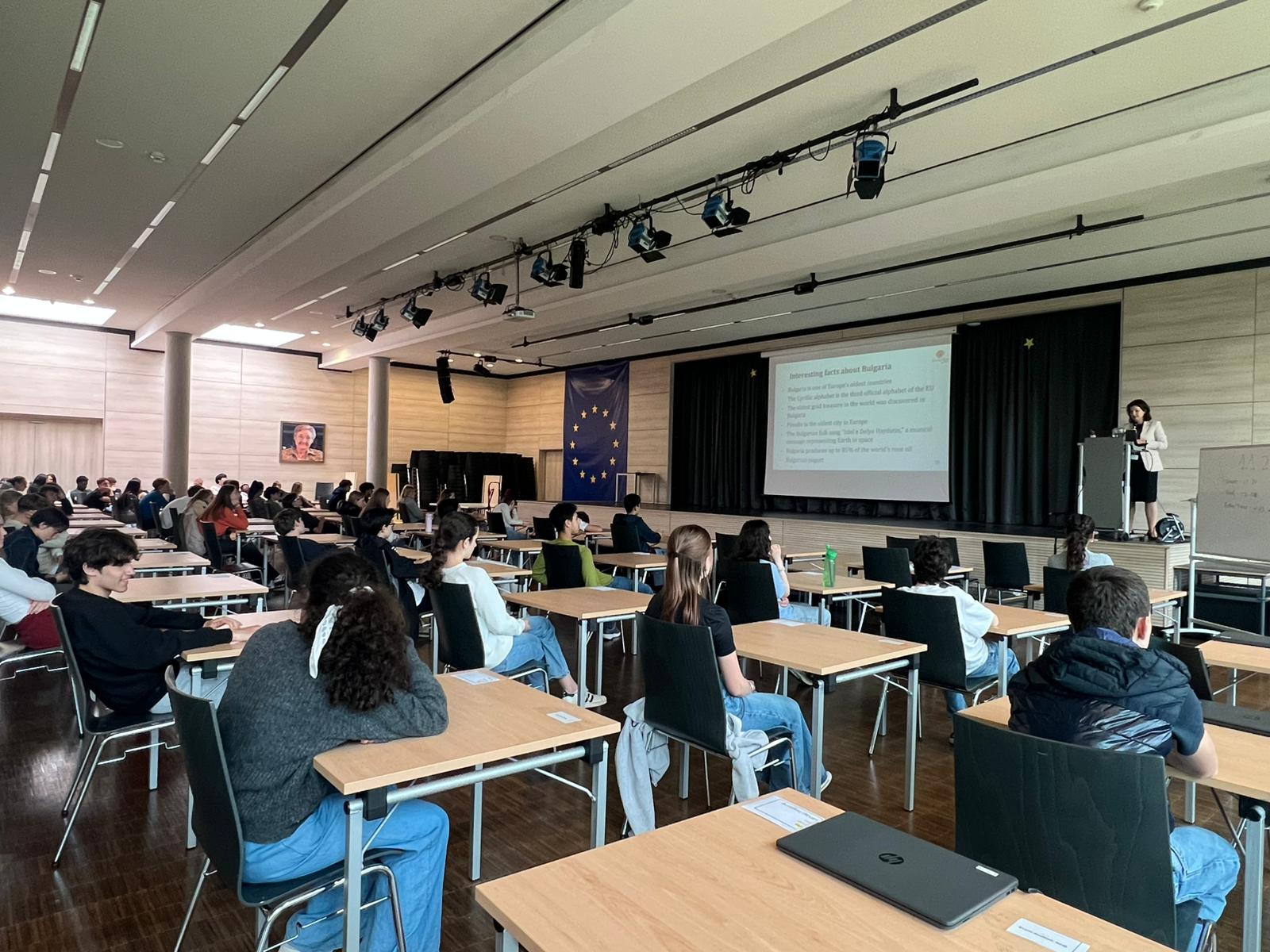 Präsentation über Bulgarien vor den Schülerinnen und Schülern der „Europäischen Schule Rhein-Main“