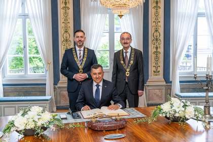 Генералният консул Стефан Йонков подписа Златната книга на град Кобург