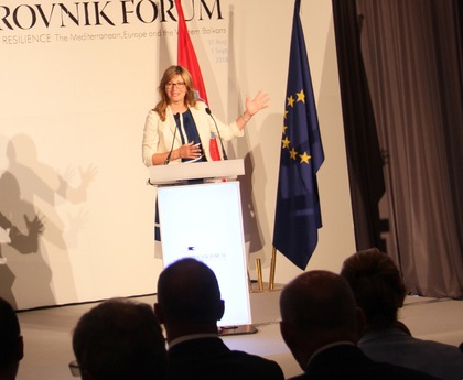 Екатерина Захариева на Дубровнишкия форум: Балканите претърпяха огромна промяна за 20 години, но трябва да се борим за демокрацията всеки ден