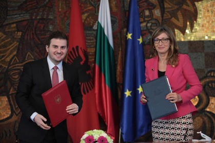 Екатерина Захариева препотвърди подкрепата на България за европейската интеграция на Албания