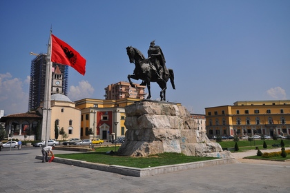 Karantina e detyrueshme për të gjithë shtetasit që hyjnë në Republikën e Shqipërisë nga Republika е Greqisë dhe Republika e Maqedonisë së Veriut