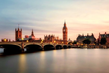 Антигенен вместо PCR тест за пристигащите в Англия, които са напълно ваксинирани
