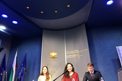 Българските младежки делегати към ООН представиха дейността си на брифинг в МВнР