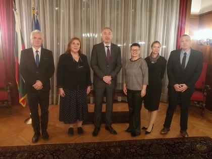 Посланик Петко Дойков се срещна с ръководството на Основно училище „Мирослав Антич - Мика”, гр. Панчево 